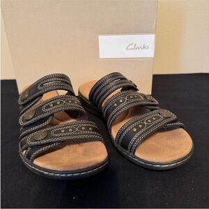 Clarks | EUC Leisa Lakota Black Leather Slide Sandals Size 8.5